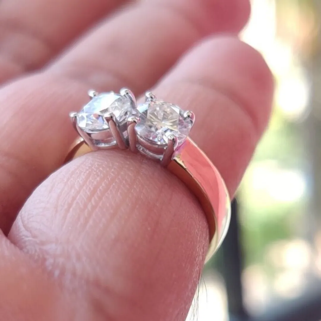 /public/photos/live/Moi Et Toi Round Brilliant Cut Moissanite Ring 677 (3).webp